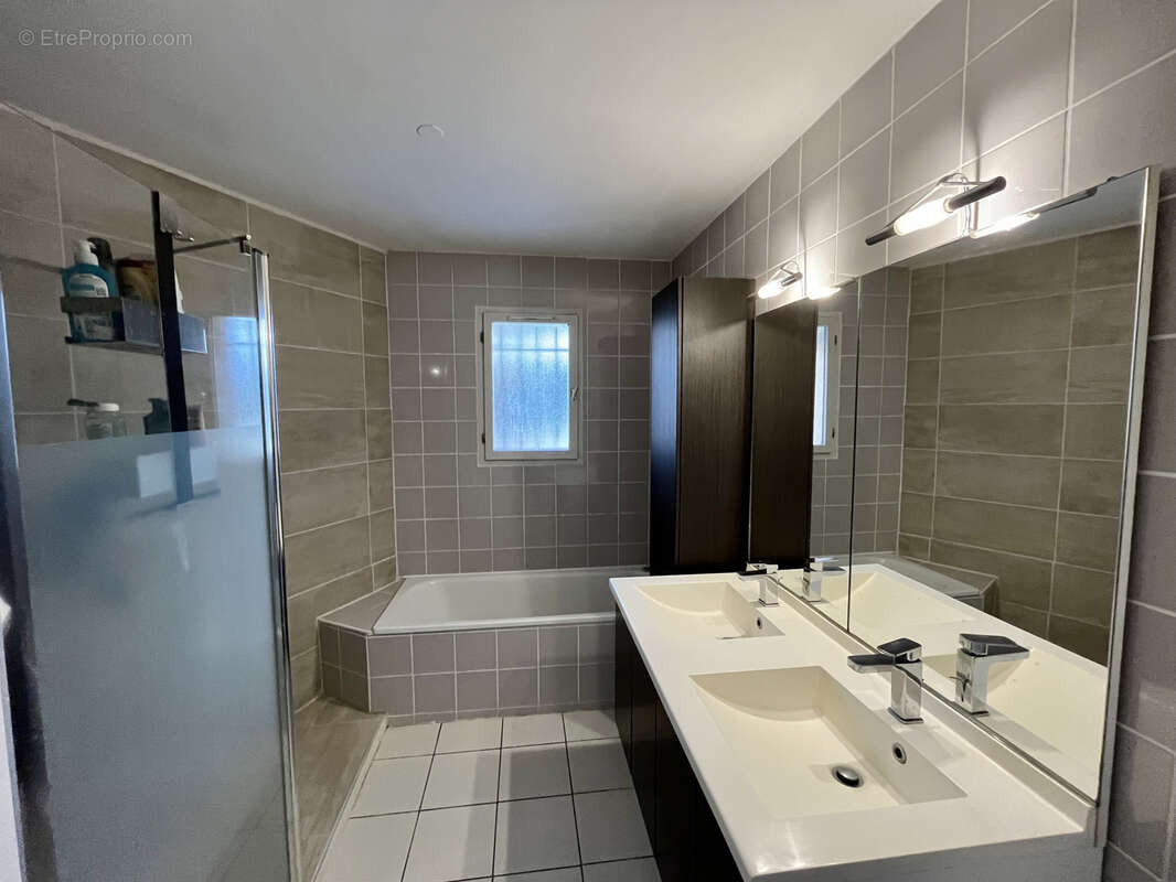 Maison à CHATILLON-SUR-CHALARONNE