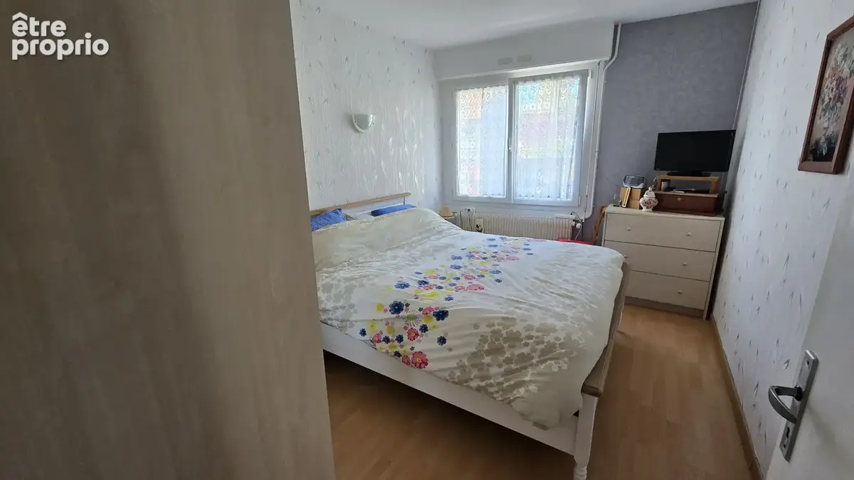 réf 4028 Maison de ville entretenue avec jardin secteur Ecole des Carrières - photo 7