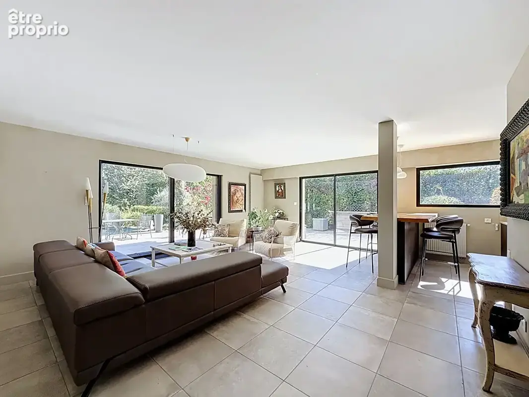 Villa de charme avec piscine, 6 chambres et 1 500 m² de terrain, dépendance! - photo 5