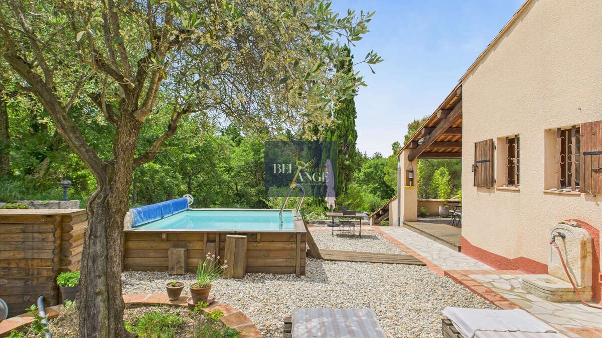 Maison à GROSPIERRES