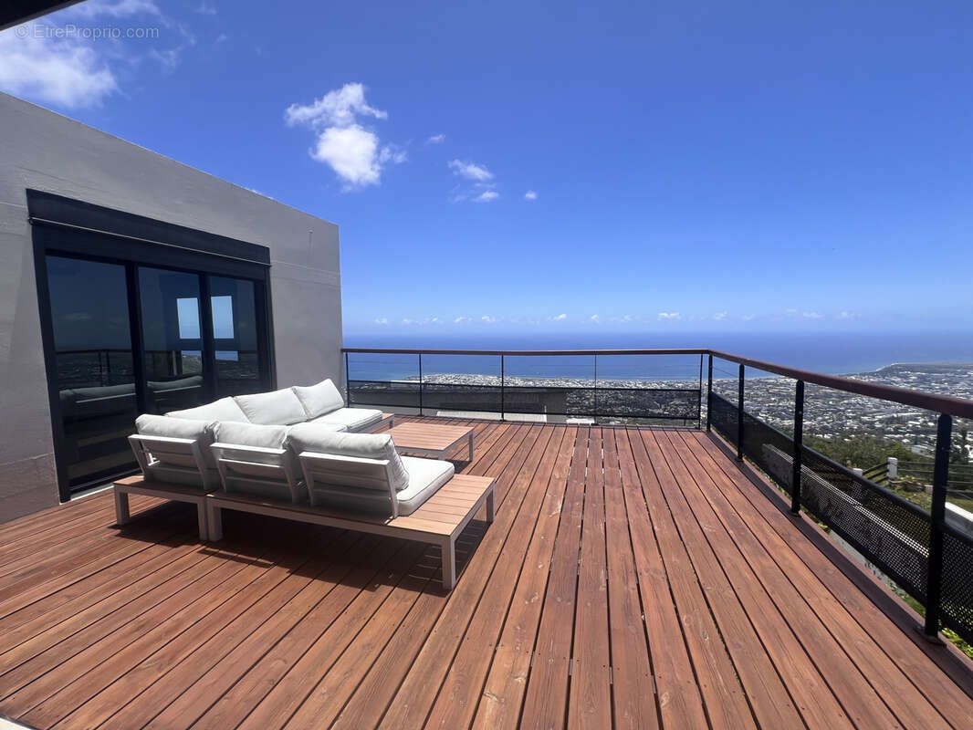 Maison à SAINT-DENIS