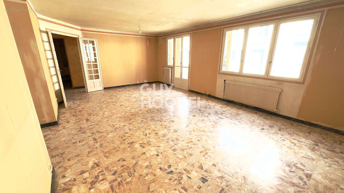 Clermont-Ferrand - Salins - Appartement T4 de 100m2 avec garage - photo 2