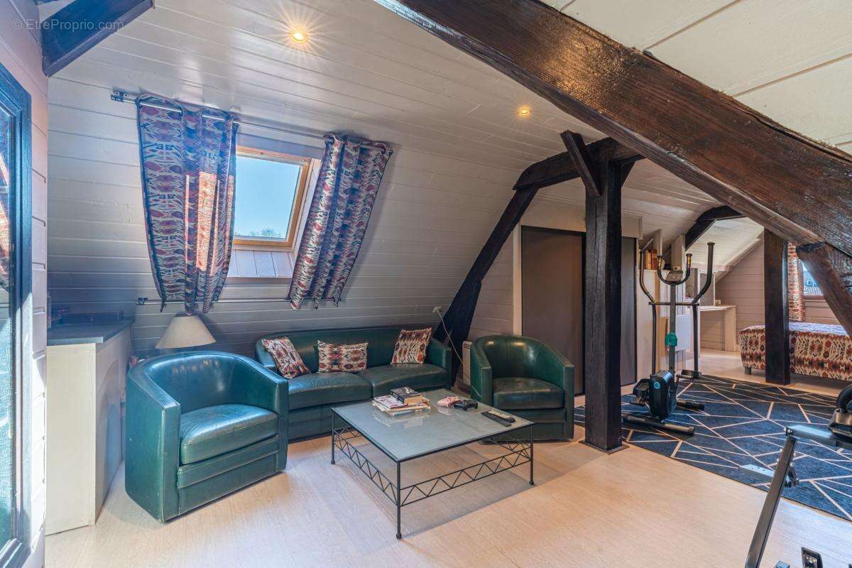 Maison à CHATEAUPONSAC