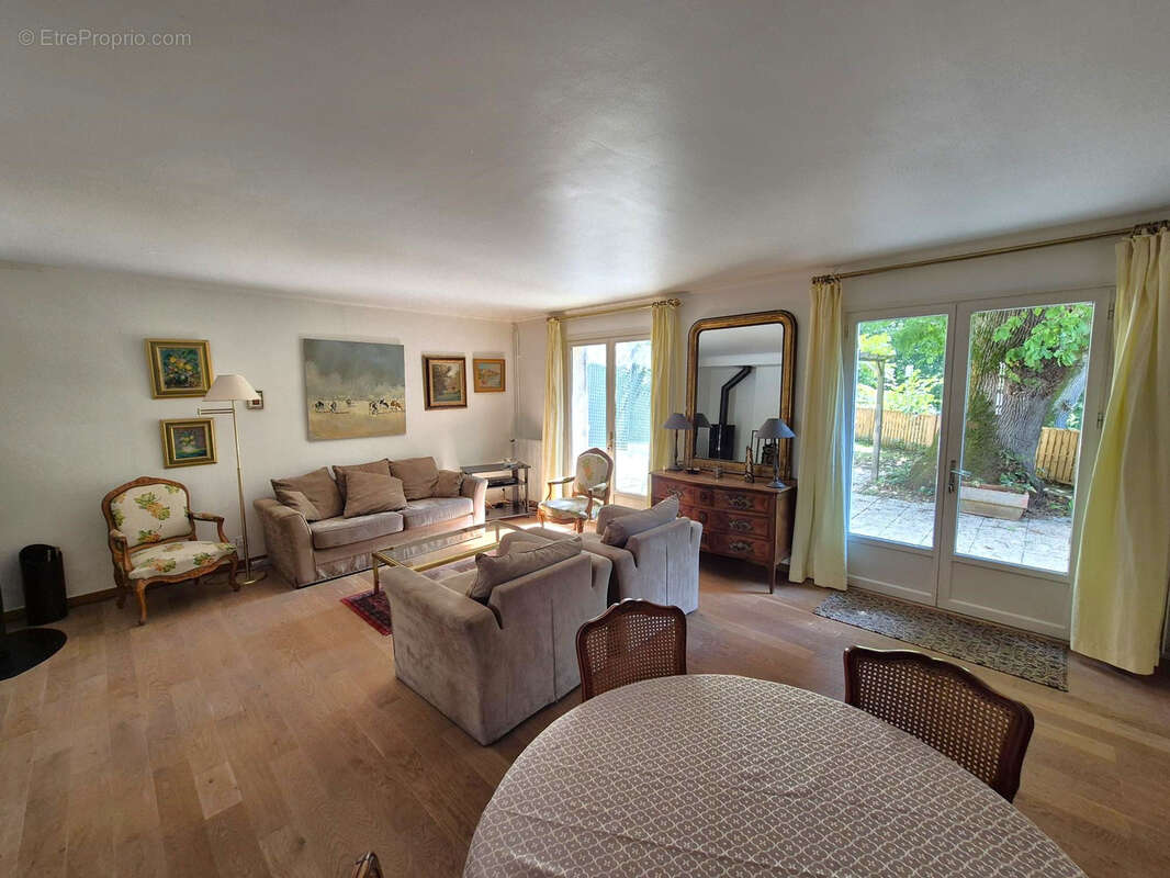 Maison à JOUY-EN-JOSAS