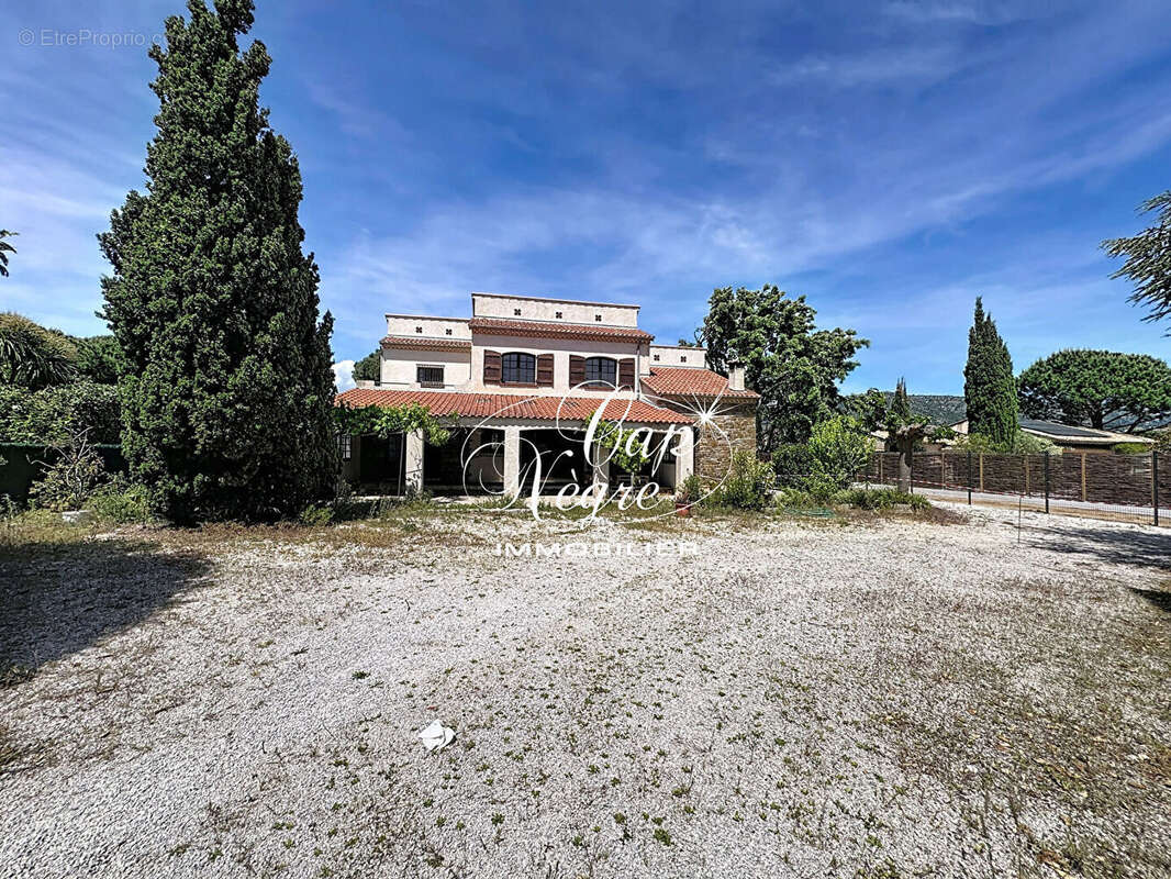 Maison de type 7/8 pièces à vendre à Bormes Les Mimosas - photo 4