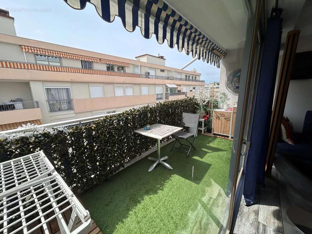 Appartement à VALLAURIS