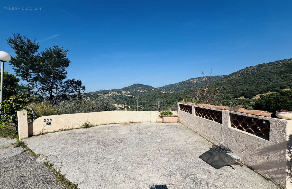 Maison à BORMES-LES-MIMOSAS