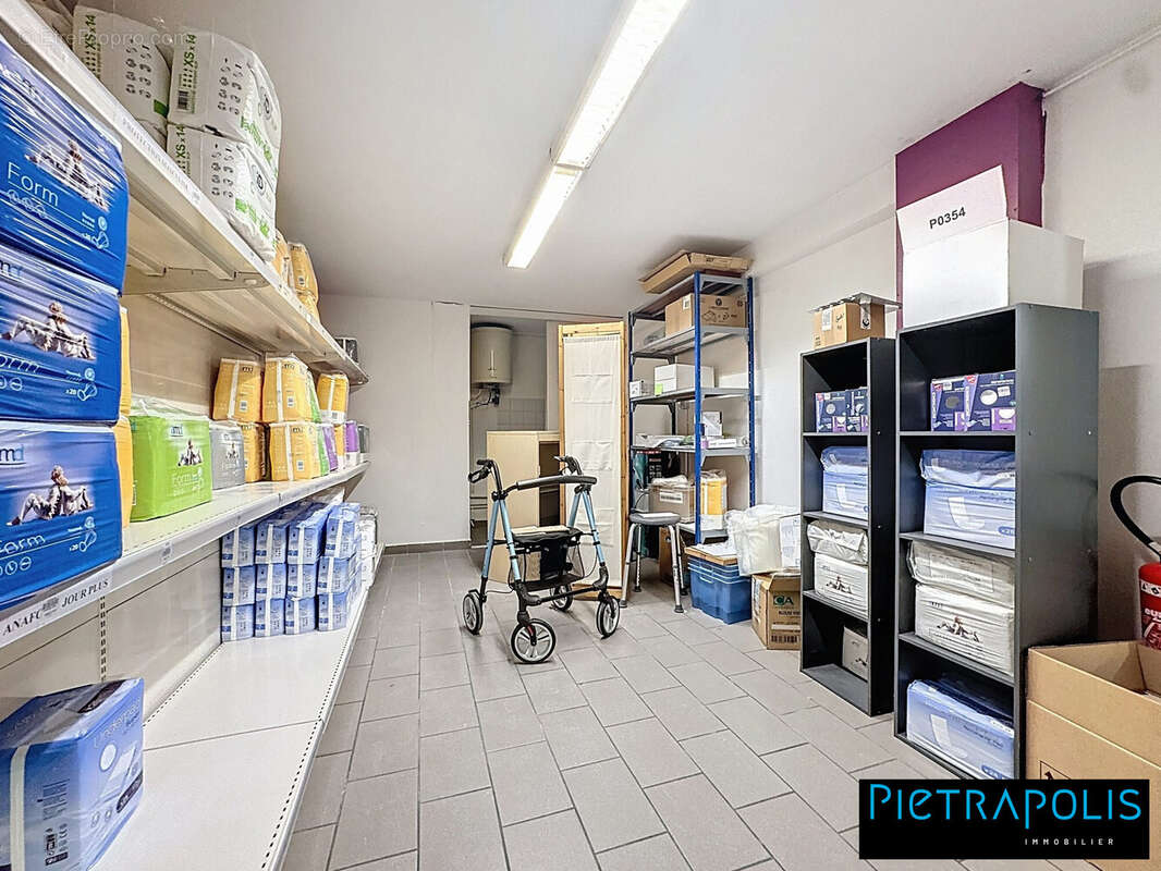 Commerce à CRAPONNE