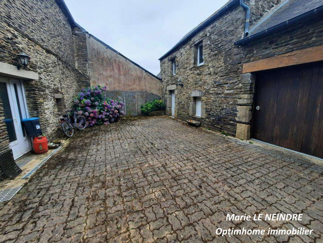 Ensemble Immobilier d'Exception – 3 Maisons & Jardin à Plussulien (22320) - photo 20