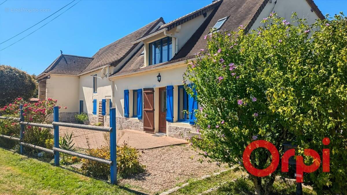 Maison à ORCENAIS