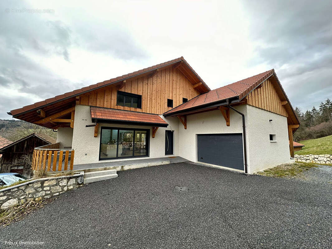 Maison à VIUZ-EN-SALLAZ