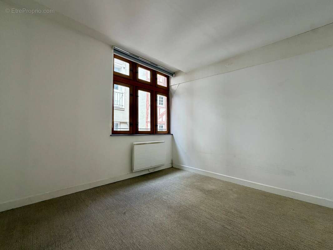 Appartement T4 avec place de parking - Centre historique - ROUEN DROITE - photo 7