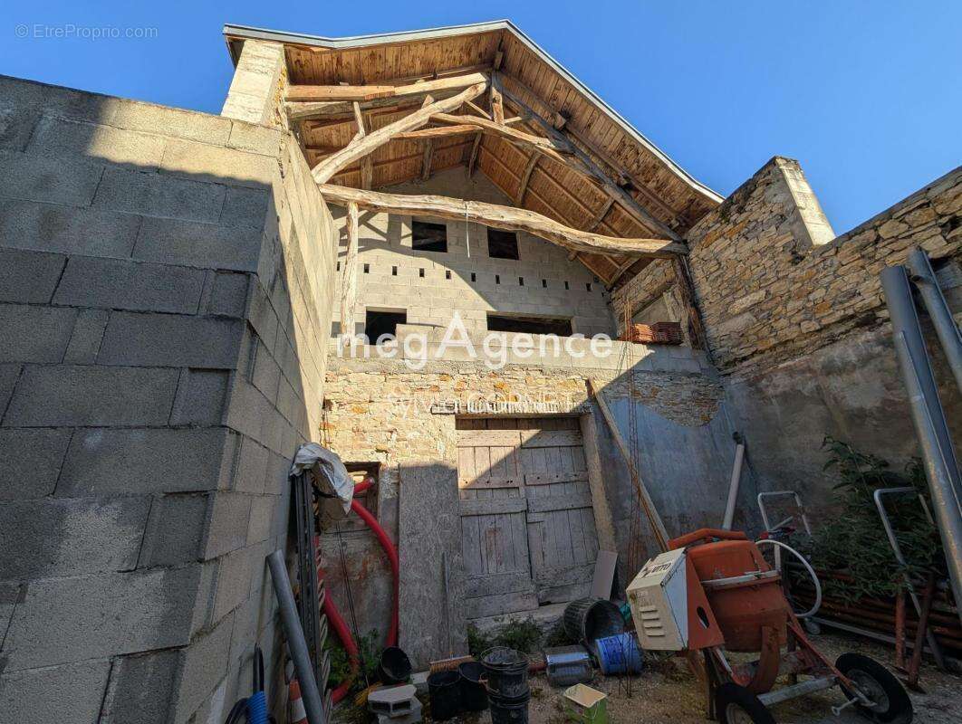 Maison à SAULT-BRENAZ