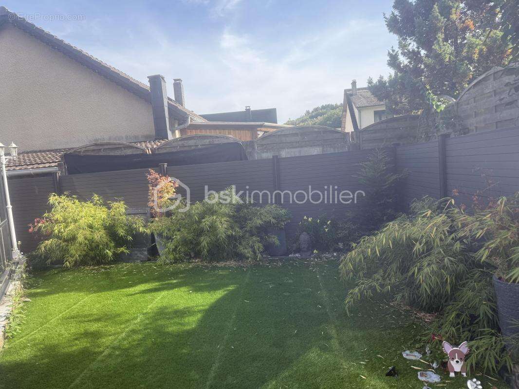 Maison à LES HAUTES-RIVIERES