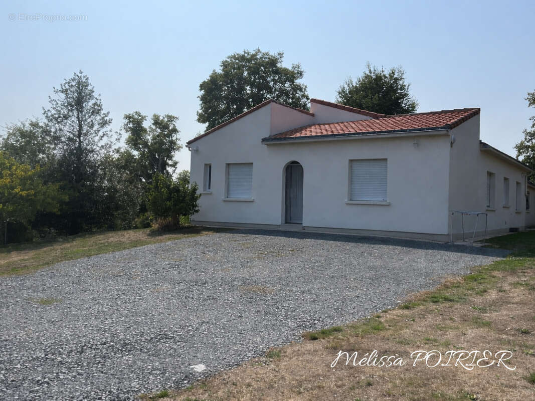 Maison à MORTAGNE-SUR-SEVRE