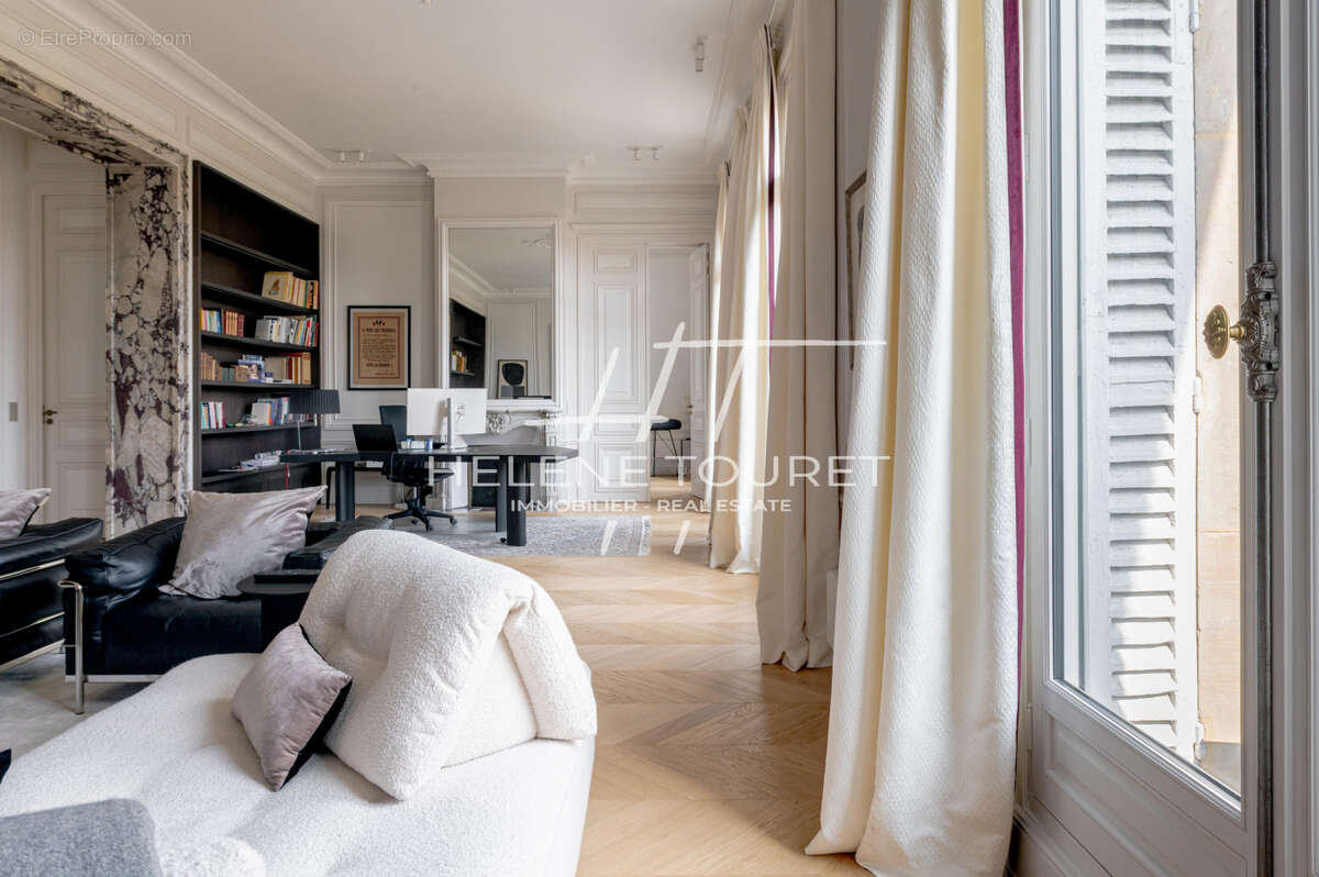 Appartement à PARIS-6E