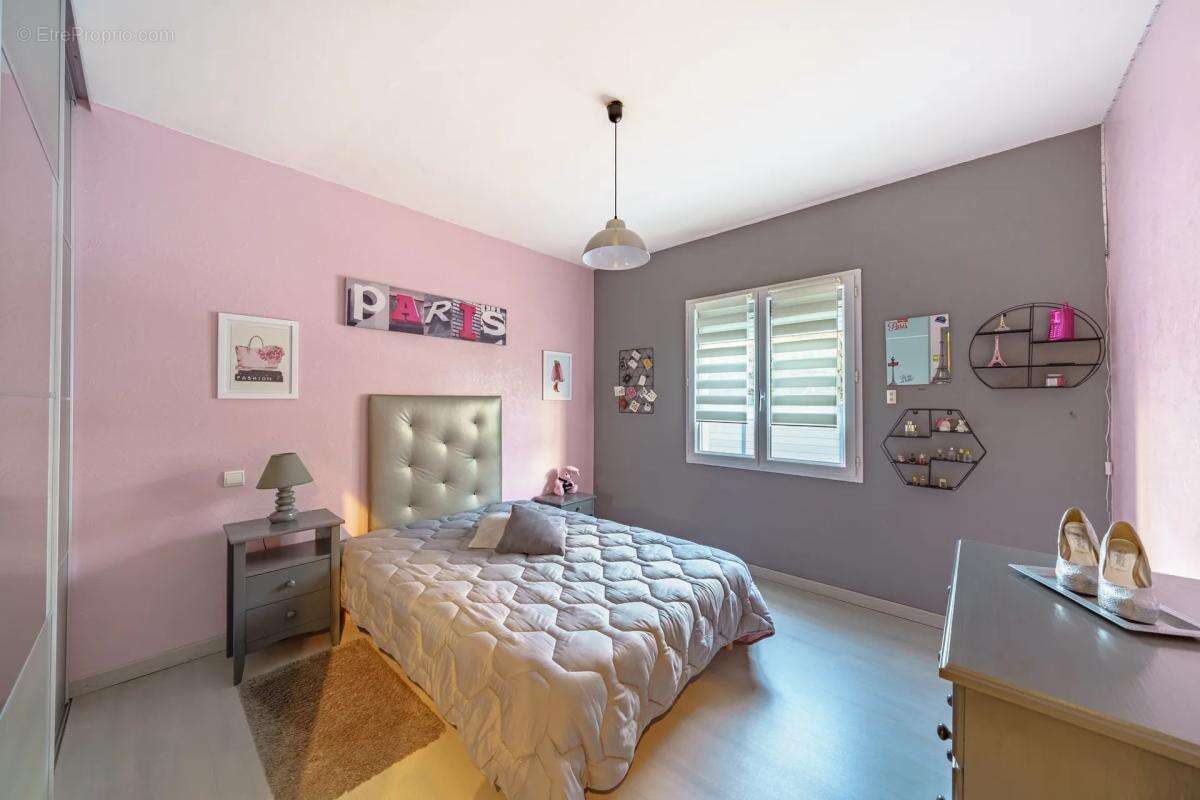 Maison à PELISSANNE