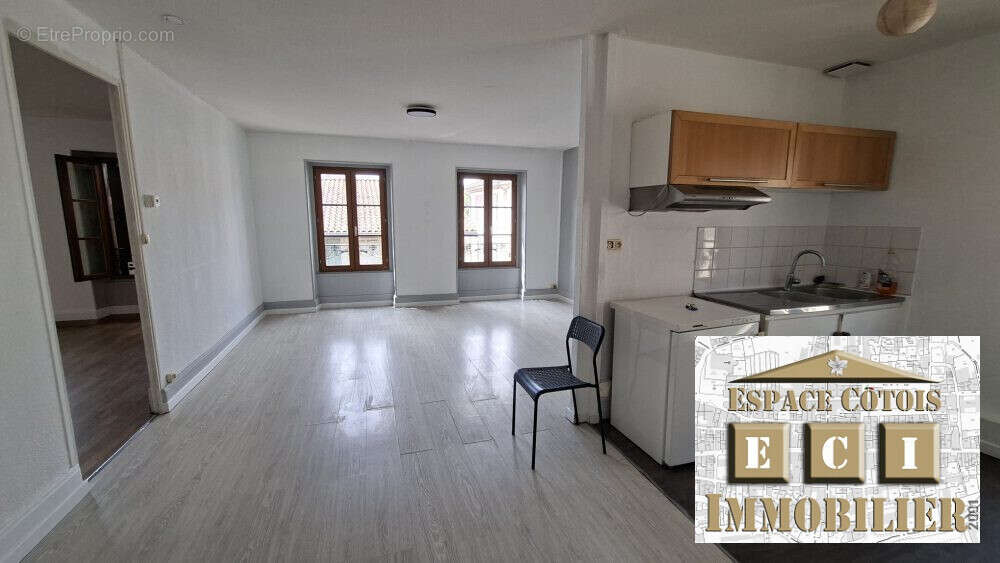 Appartement 80 m² à La Cote-Saint-Andre  - photo 6