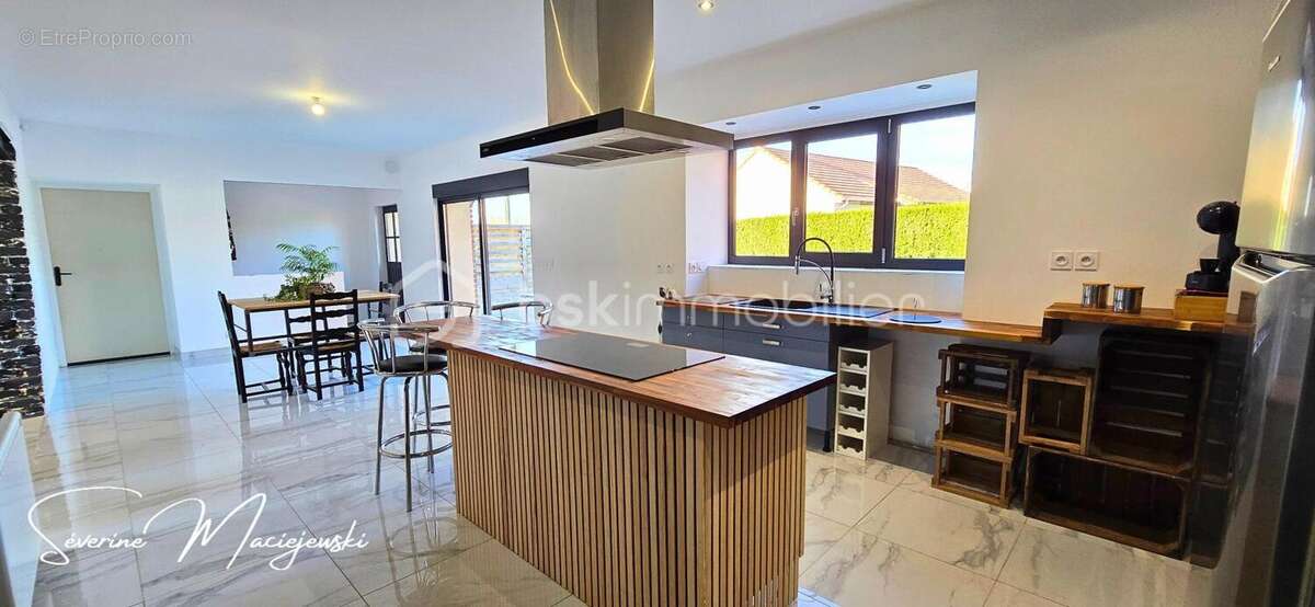 Propriété semi plain pied de 260 m² - photo 5