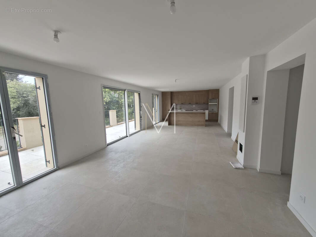 Appartement neuf dernier etage de residence a pied de la plage  t4 avec grande terrasse - photo 5