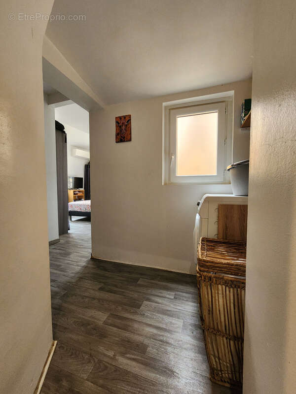 Centre ville: appartement 70m2 renove au rdc, 1 chambre, terrasse et cave - photo 13