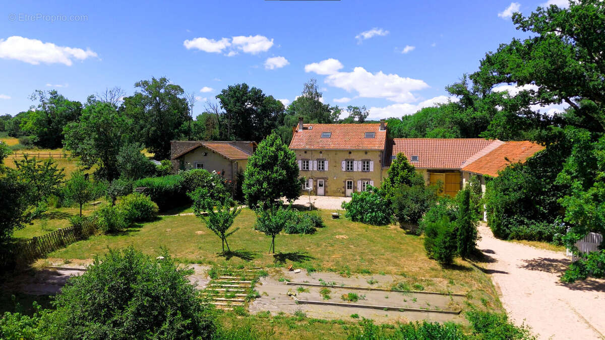 Propriété de charme avec dépendances à Teilhède - photo 18