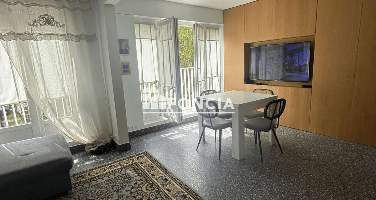 Appartement à CHILLY-MAZARIN