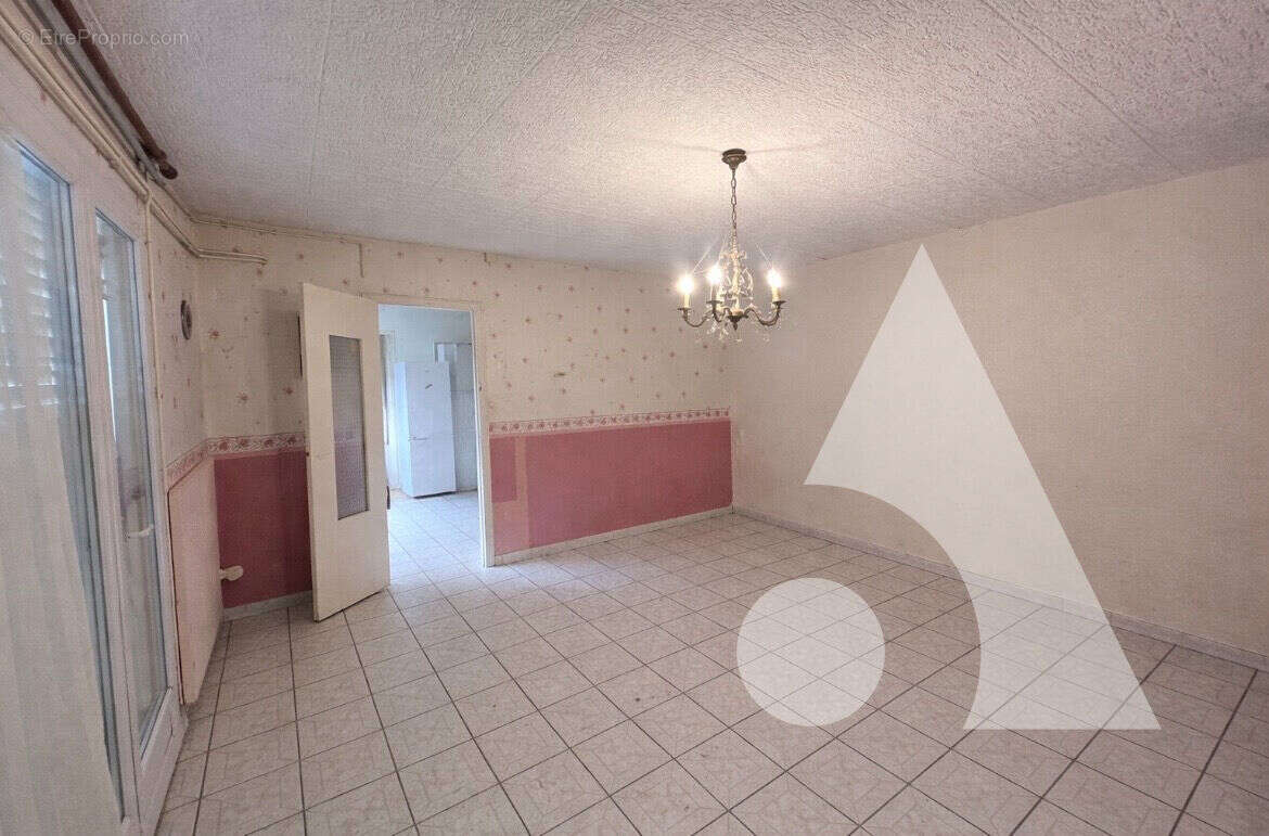 Maison à PARS-LES-ROMILLY