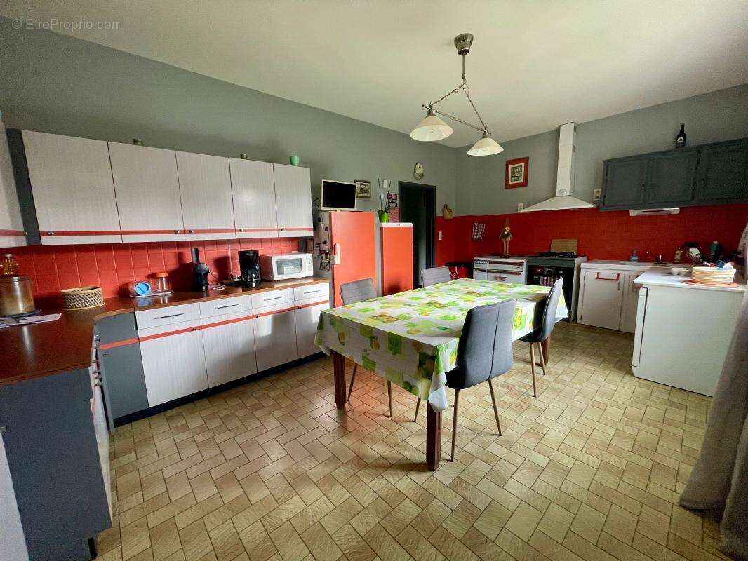 Maison à SAINT-MAIME-DE-PEREYROL