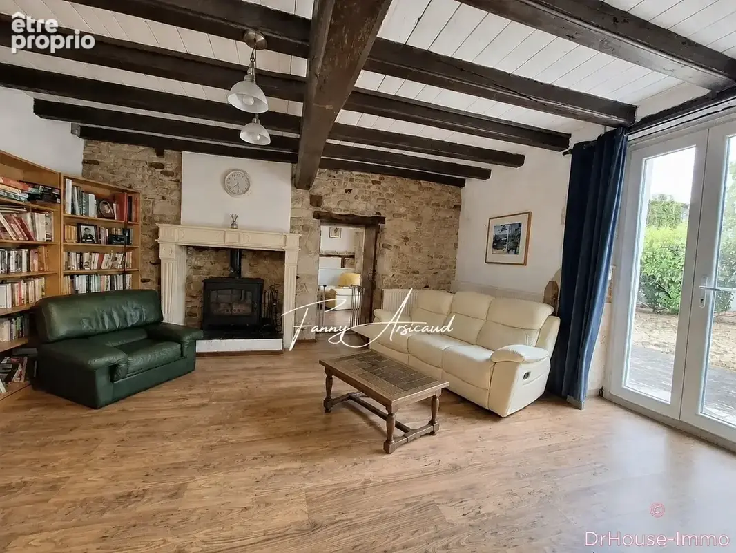 Maison 310 m² à Velluire  - photo 6