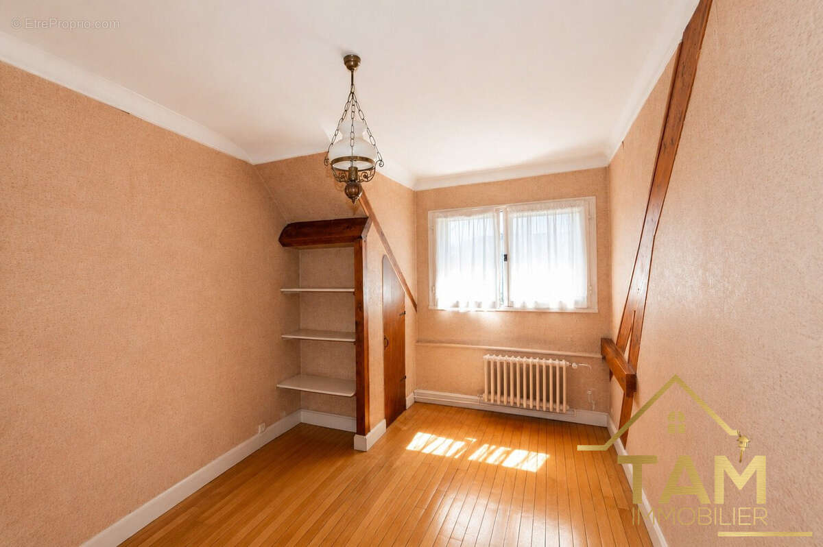 Maison 101 m² à Saint-Cyr-L'ecole  - photo 7