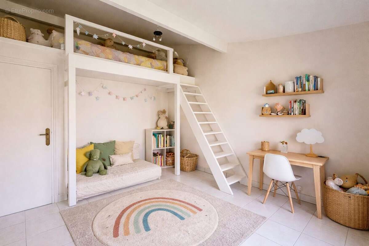 Maison à LE MESNIL-SAINT-DENIS