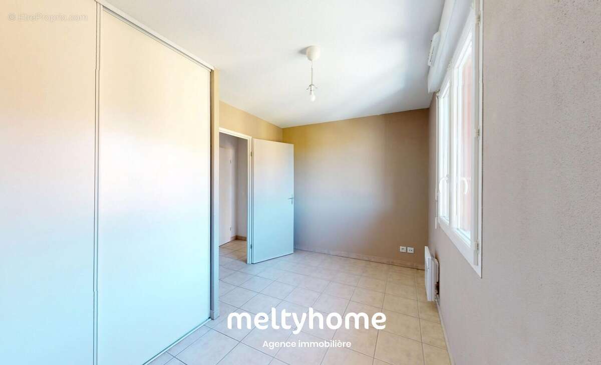 Appartement à LA RIVIERE-SAINT-SAUVEUR