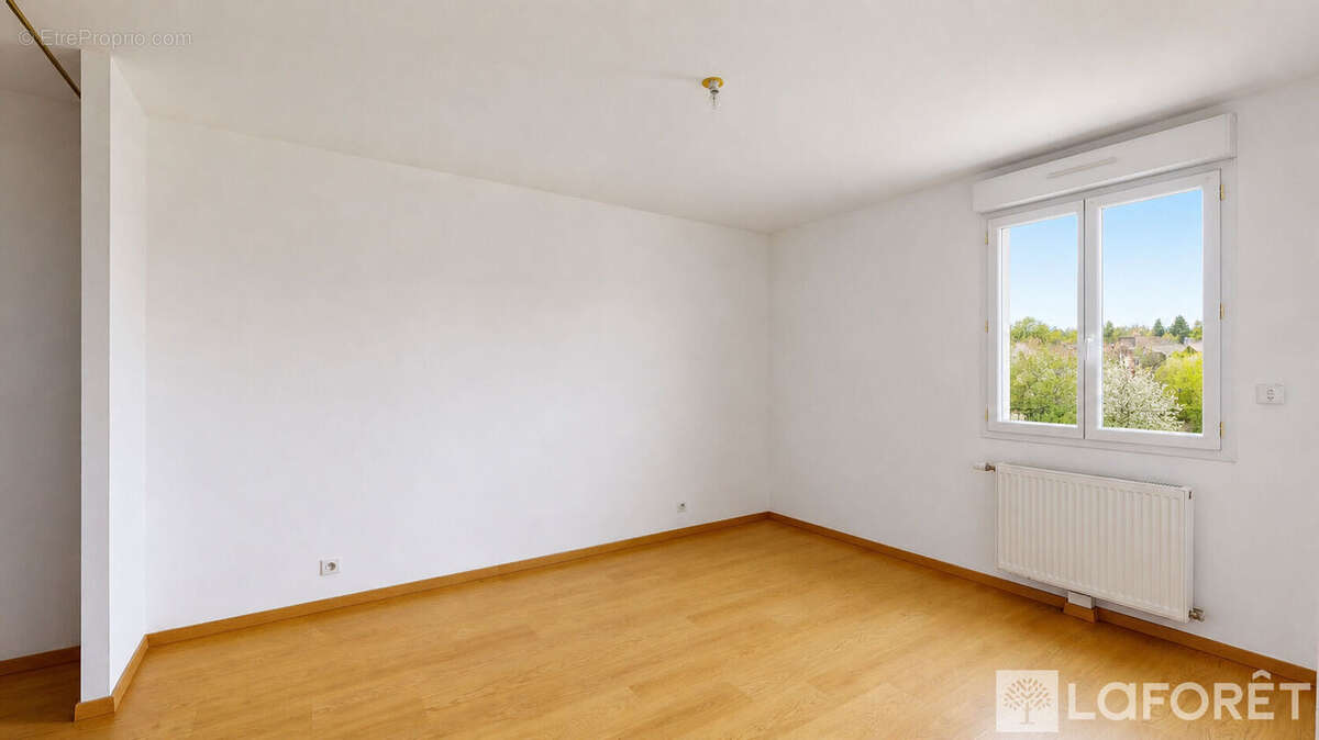 Appartement à YZEURE