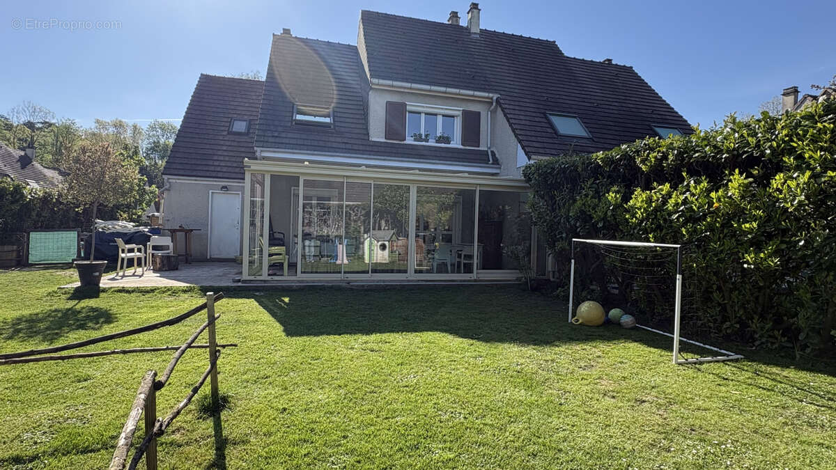 Maison à CIRES-LES-MELLO