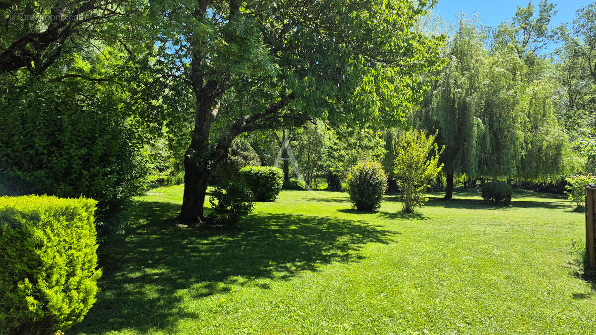 Maison à SAINT-HILAIRE-DE-VILLEFRANCHE