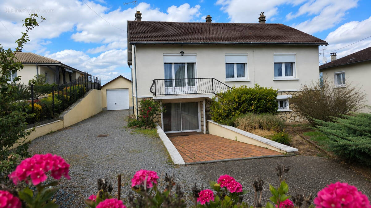 Maison à CHATELLERAULT