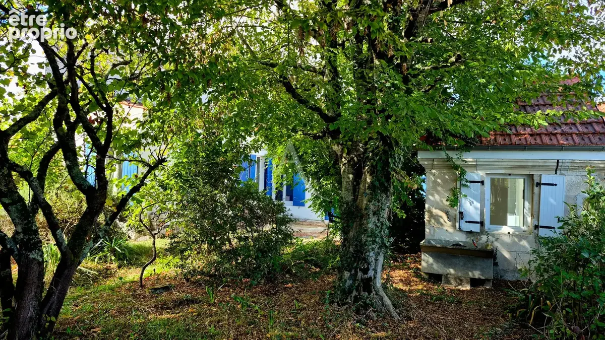Maison Saintes quartier Saint Vivien avec son garage et terrain clos sans vis à vis. - photo 22