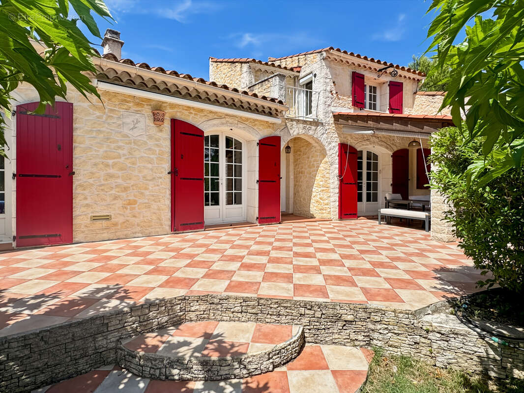 Maison à VENTABREN