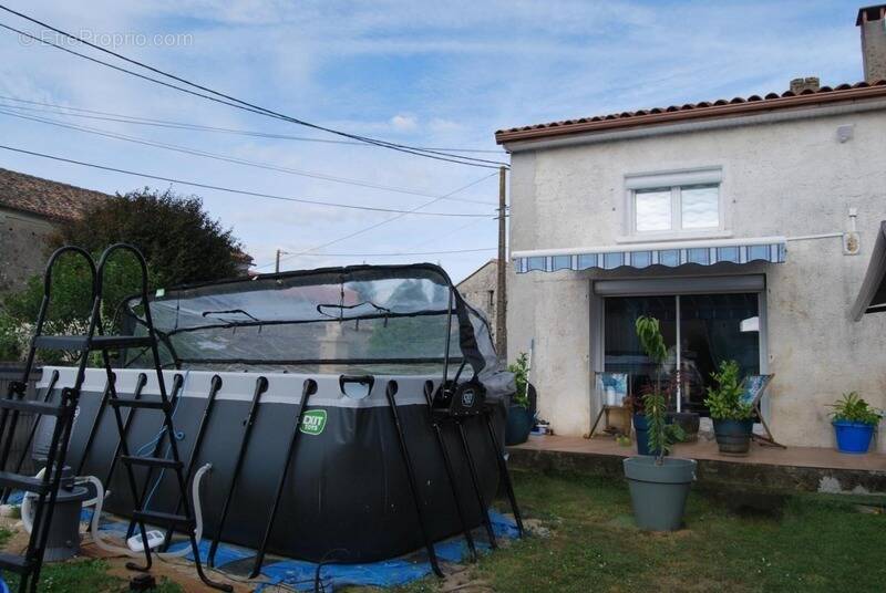 Maison à CHAMPNIERS