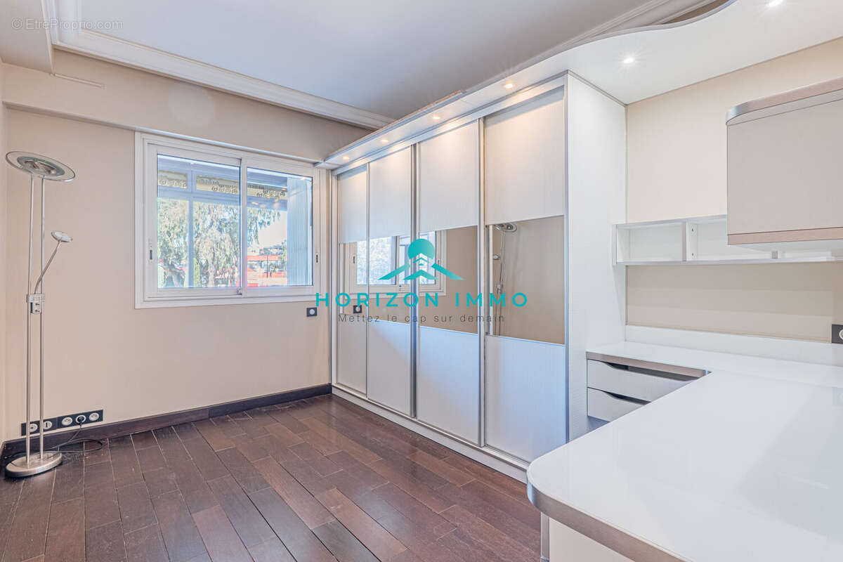 Appartement à VILLENEUVE-LOUBET