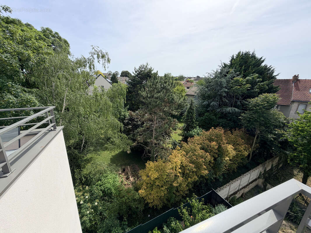 Appartement Terrasse dernier étage Cormontreuil - photo 12