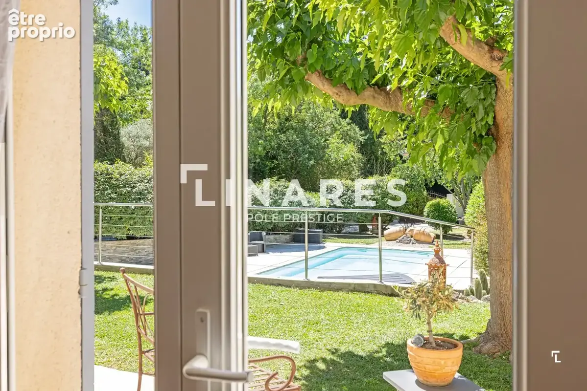 Villa LA NIEGA - Propriété familiale de 240m2 avec piscine et un appartement  T2 indépendant  - Ventabren - photo 16