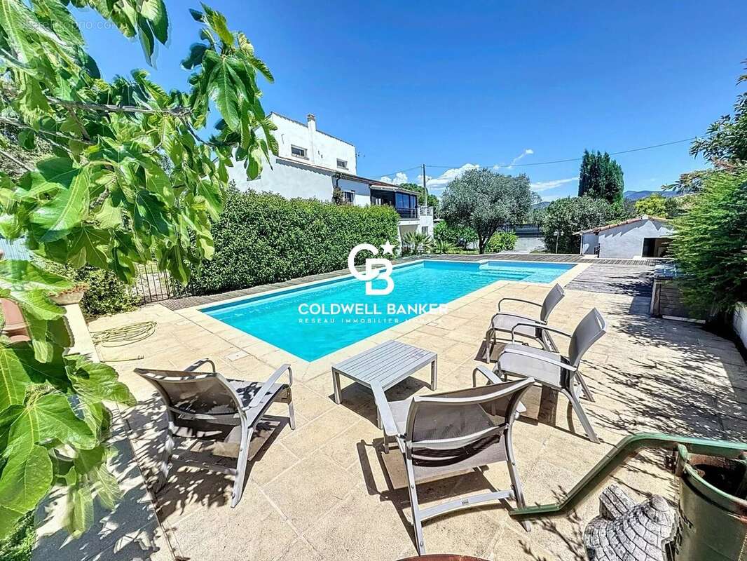 Maison à PUGET-SUR-ARGENS