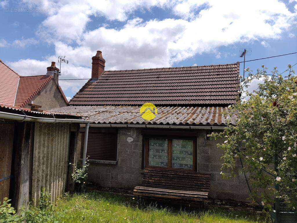 Maison à LE VEURDRE