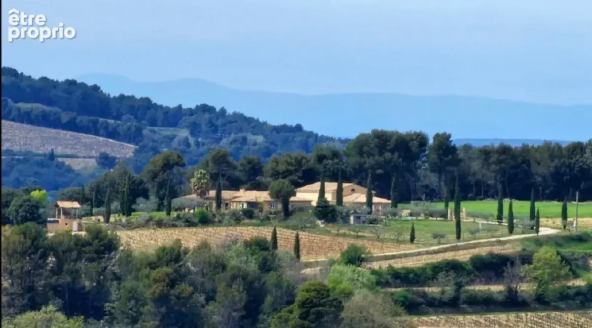 Maison 250 m² à Vaison-La-Romaine  - photo 1