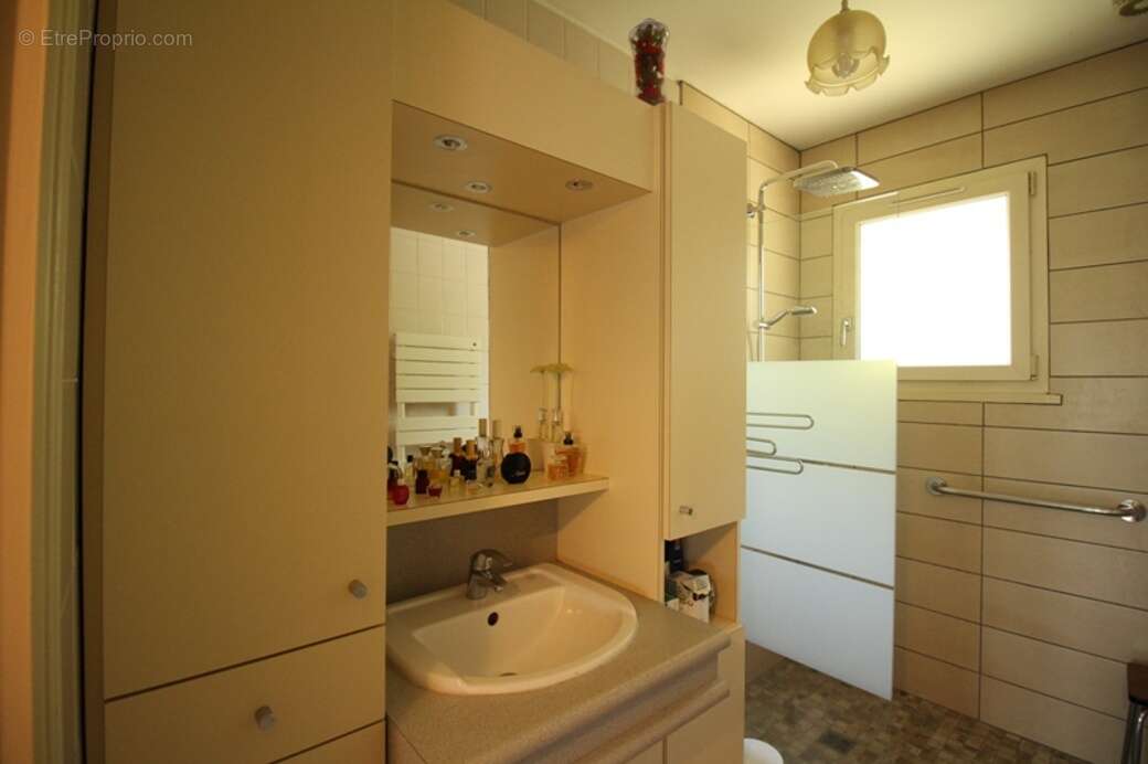 Maison à PONT-EVEQUE