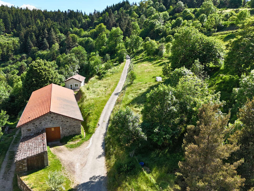 SAINT-PIERRE-SUR-DOUX   Ensemble immobilier avec maison rénovée, corps de ferme et 1,76 hectare de terrain - photo 20