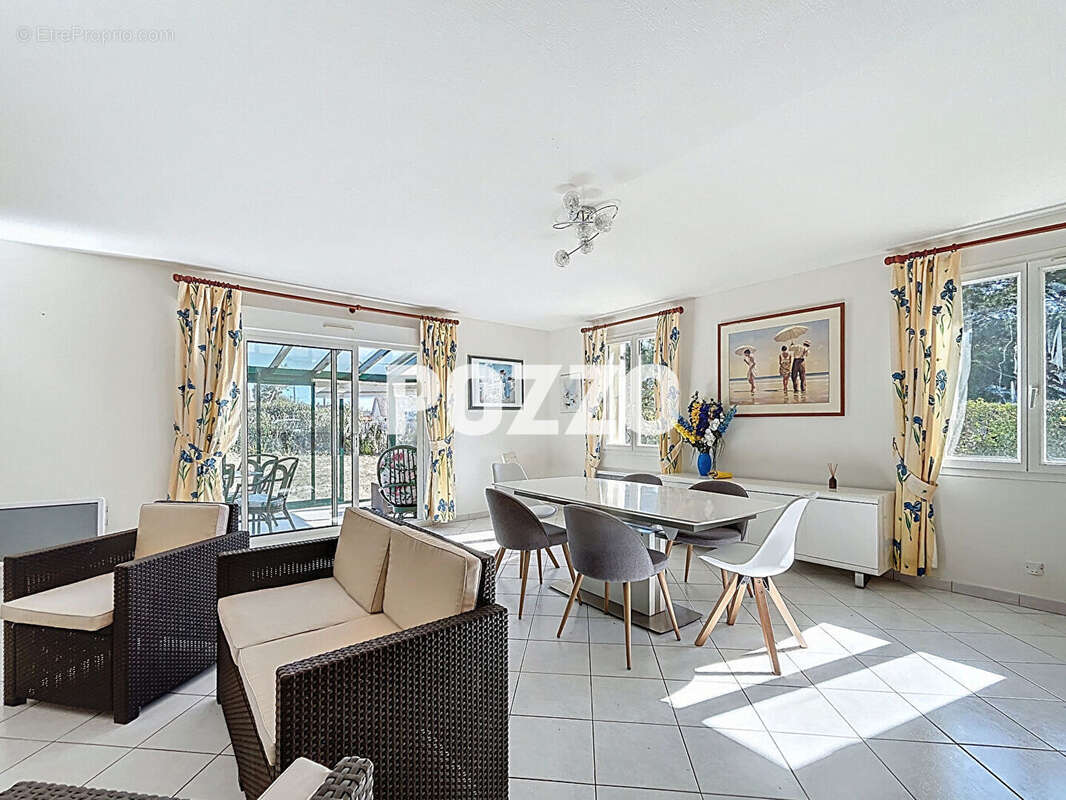 Maison à SAINT-GERMAIN-SUR-AY