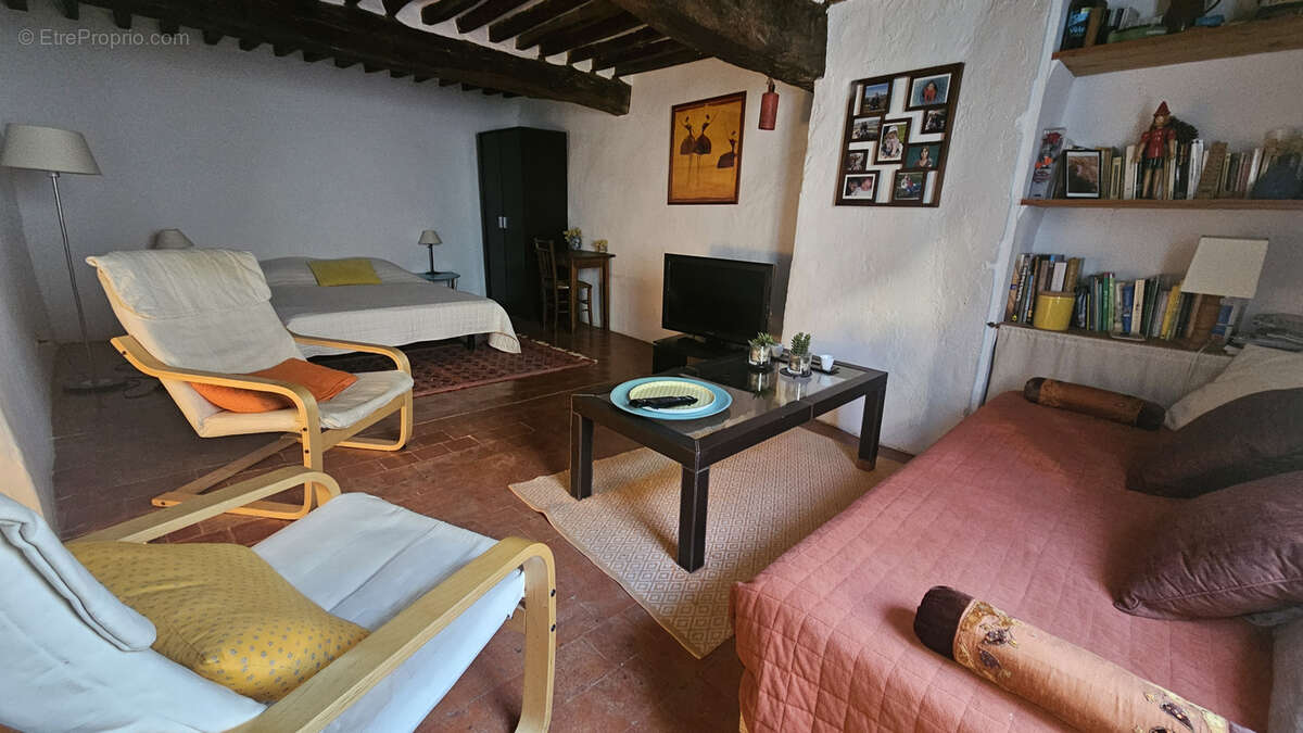 Maison à VILLES-SUR-AUZON